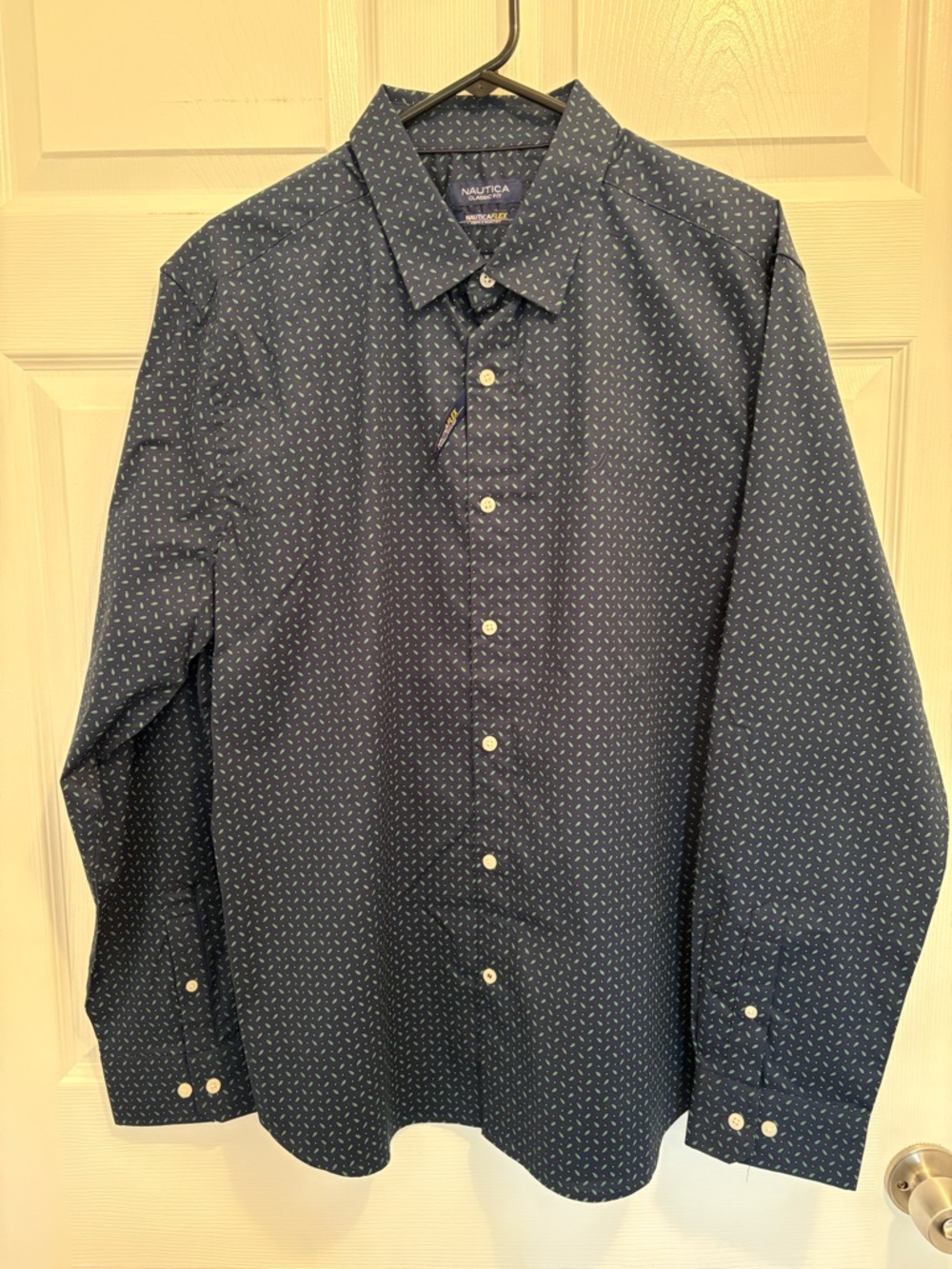 Nautica Classic Fit Men’s Blue/Green Button-Up Long Sleeved Shirt Size XL